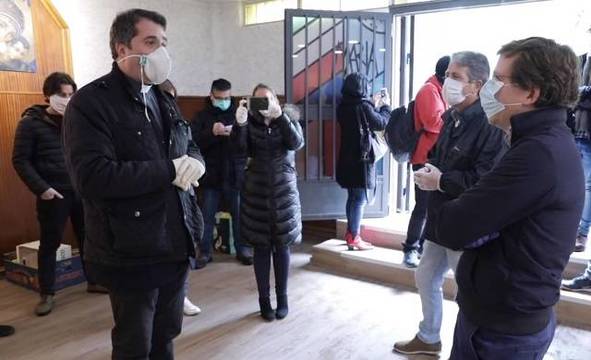 El alcalde de Madrid alaba «la silenciosa y heroica labor de los sacerdotes» en plena pandemia 