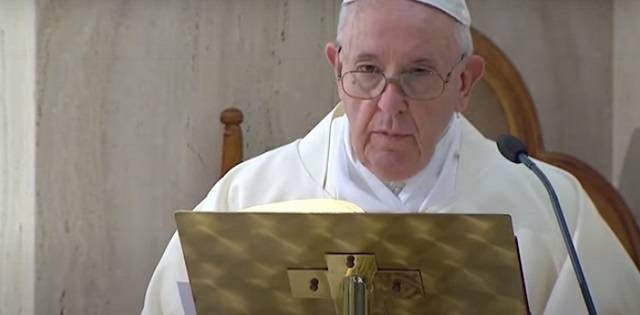 El Papa pide orar por los políticos, «para que busquen juntos el bien del país, no de su partido»