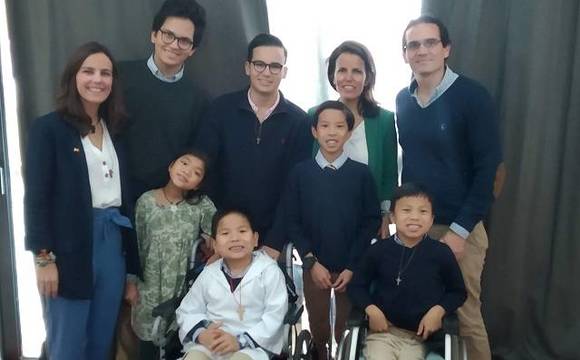 Gómez Samblas, familia muy especial con 8 hijos, 5 adoptados con discapacidad: ¿por qué lo hicieron?