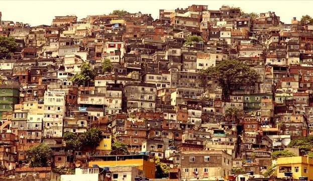 Misionero en Brasil: «No quiero pensar si el coronavirus entrase indiscriminadamente en las favelas»