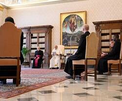 El Papa avisa que la «incomodidad» del testimonio cristiano lleva incluso a la «persecución»