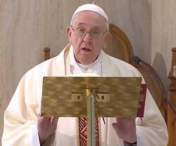 «Sin testimonio y oración no se puede hacer predicación apostólica», indica el Papa en su homilia