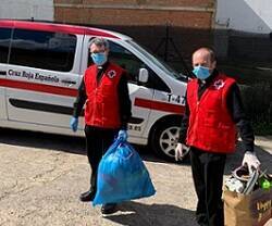 Los curas de Calatayud (Zaragoza) son también voluntarios en Cruz Roja contra el coronavirus