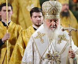 El Patriarca Kiril empieza a multar a los clérigos que celebraron con pueblo causando contagios