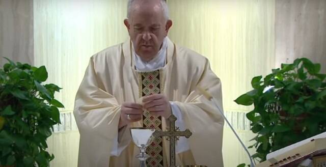 El Papa Francisco pide rezar por las enfermeras, que «han dado ejemplo de heroísmo y dado la vida»