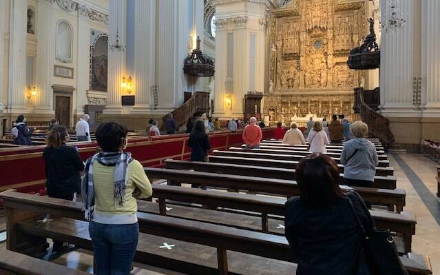 La «emocionante» reapertura del Pilar: más de 1.000 personas en las misas y cientos de confesiones