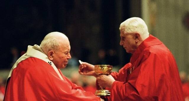¿Quién era Juan Pablo II para Benedicto XVI? Su grandeza explicada personalmente por su fiel amigo