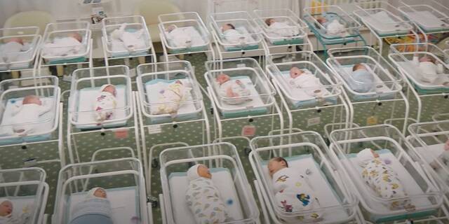 Estocazo a los vientres de alquiler: la imagen de bebés acumulados en un hotel sacude conciencias