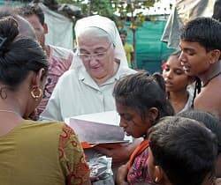 Primi, misionera española en Bombay, explica el papel de «vanguardia» de la Iglesia en la pandemia