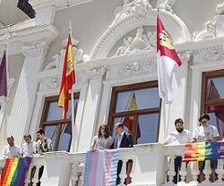 ¿Se acabó el abuso de las banderas gays en los ayuntamientos? Ya hay sentencia del Tribunal Supremo