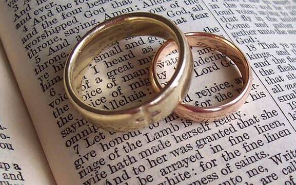 Ante las tensiones que surgen en el confinamiento, 20.000 matrimonios renuevan online sus promesas