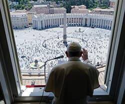 El Papa en el Ángelus: «Déjate fascinar por la belleza de Dios: belleza, bondad e inagotable verdad»