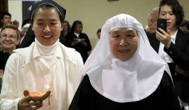 China conversa, viuda, madre de 5 hijos, todos religiosos agustinos... y ahora monja en Salamanca