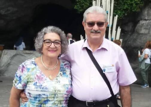 Su marido falleció por coronavirus tras 49 días en la UCI : así lo ha vivido Amparo desde la fe