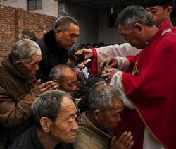 Amenazas y prohibiciones a los sacerdotes y al obispo: persecución a la Iglesia «subterránea» china