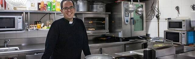 Ni era practicante ni conocía la Iglesia: el joven vasco que iba para cocinero y ahora es sacerdote