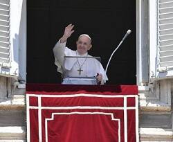 El Papa alerta en el Ángelus que el objetivo del diablo «es obstaculizar la obra de salvación»