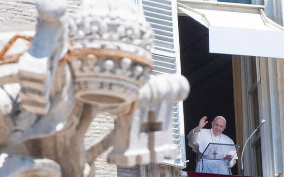Ángelus del Papa: Dios «no mira el tiempo y los resultados, sino la disponibilidad y la generosidad»
