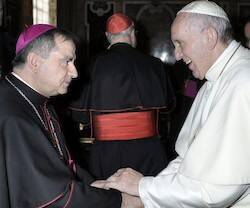 El cardenal Becciu renuncia como prefecto de las Causas de los Santos y a sus derechos cardenalicios