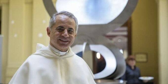 El arzobispo de Mosul arriesgó su vida y salvó cientos de manuscritos: nominado al Premio Sájarov