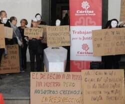 En España hay casi 40.000 personas sin hogar y 800.000 hogares precarios e inseguros, dice Cáritas
