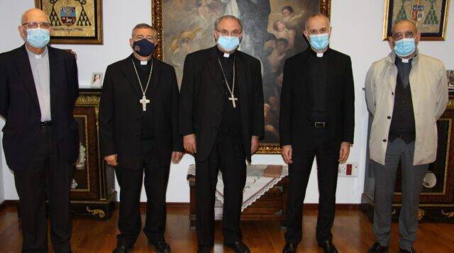 Nota de los obispos extremeños por el covid: prudencia sí, comulgar en la boca no se puede prohibir