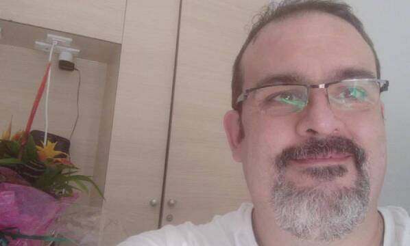 Nando, pasionista de 41 años ingresado por coronavirus en Málaga: «Me agarro al Señor y a la cruz»