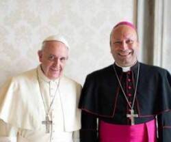 El nuncio en México difunde una nota vaticana sobre la entrevista al Papa y las uniones legales gays