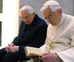 Benedicto XVI, a sus 93 años, cede toda la herencia de su hermano sacerdote Georg a la Santa Sede