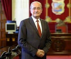 La oración y la política para el alcalde de Málaga: «Trabajar viendo a Jesucristo en los demás»