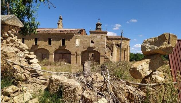 El convento de Sanjuanejo, del siglo XVIII, en riesgo de desaparecer por una megaestafa inmobiliaria