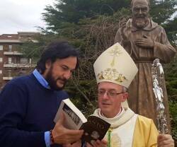 El obispo Moscone y los grupos de oración del Padre Pío: fe, esperanza y ánimos frente a la angustia