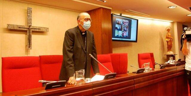 Plenaria semi-presencial de los obispos españoles: discurso de Omella sobre educación y crisis