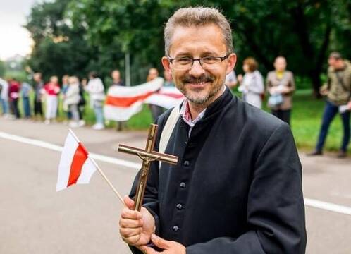 Aumenta la represión contra los católicos de Bielorrusia: la policía detiene a dos sacerdotes