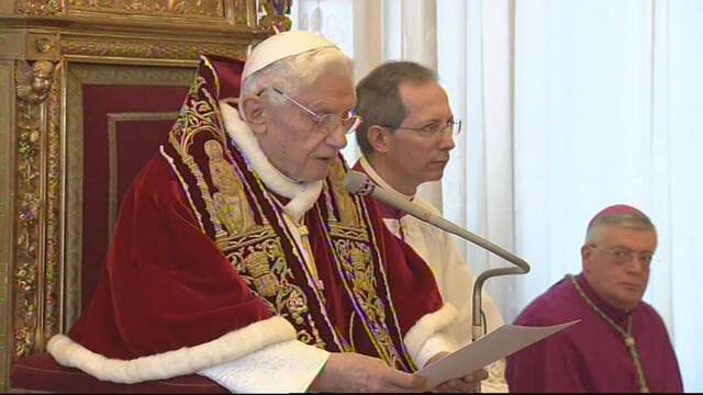 Benedicto XVI renuncia.