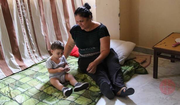 La lucha de una abuela para alimentar a sus nietos en Líbano...: «Doy gracias a Dios todos los días»
