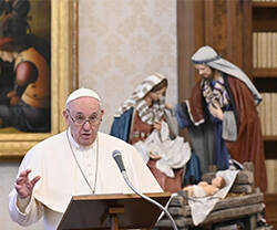 El Papa Francisco durante el Angelus del domingo de la Sagrada Familia