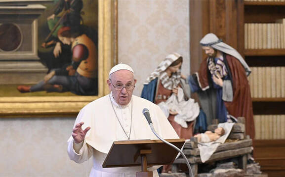 El Papa Francisco durante el Angelus del domingo de la Sagrada Familia