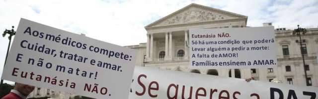 El Parlamento portugués aprueba la eutanasia: médicos católicos piden al presidente no firmar
