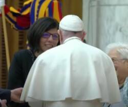 El Papa recibe a la nueva presidenta de los Focolares: «un carisma es creativo, no es cosa de museo»