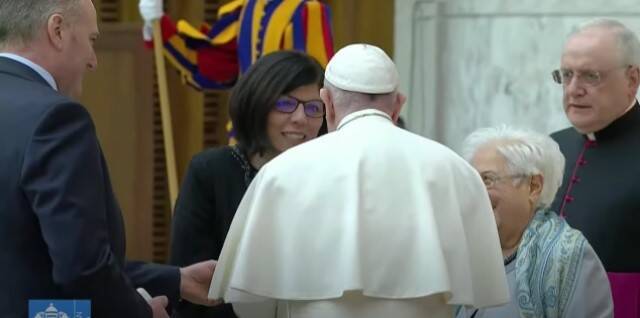 El Papa recibe a la nueva presidenta de los Focolares: «un carisma es creativo, no es cosa de museo»