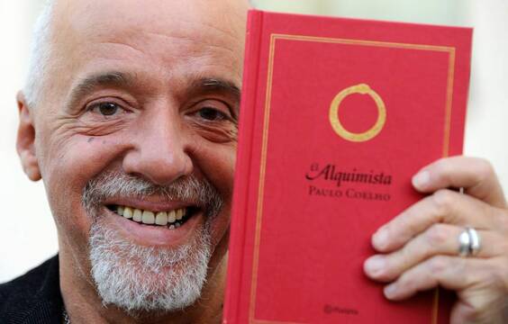 ¿Por qué Paulo Coelho es escritor Nueva Era?