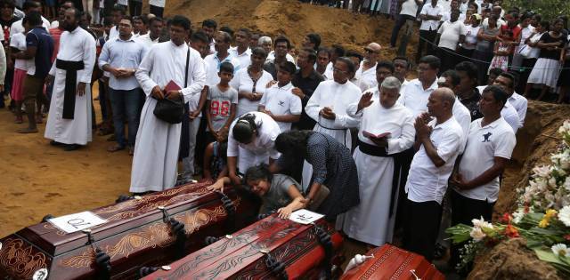 Funerales en 2019 por los atentados de Sri Lanka