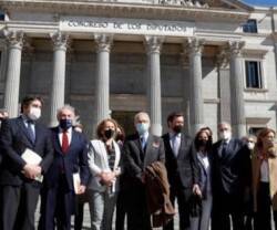 Delegados de la Asamblea por la Vida y diputados de Vox, PP, UPN y Foro Asturias, en el Congreso, comprometidos contra la eutanasia