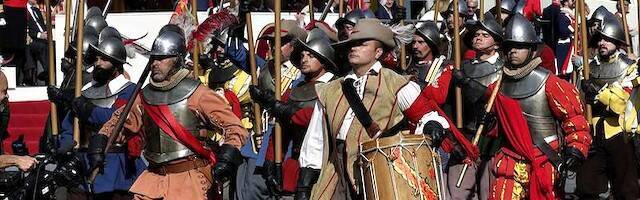 Recreación de los Tercios de Flandes desfila en Madrid.