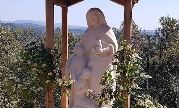 Imagen de la Virgen en Cotignac