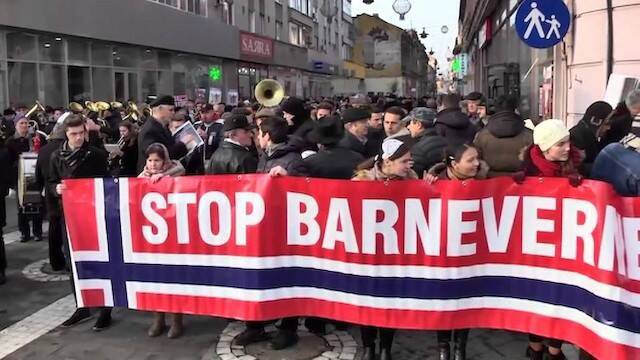 Manifestación contra Barnevernet.