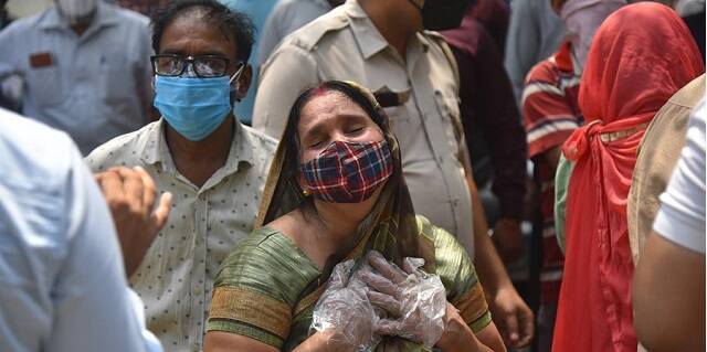 La mortandad por coronavirus se ha  disparado en la India... muchos hospitales se saturan