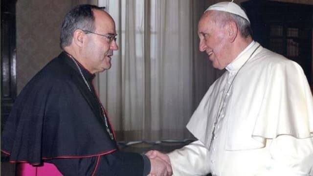 El arzobispo de Toledo, Francisco Cerro, saluda al Papa Francisco