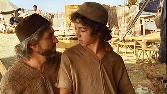 San José y Jesús, en la película «José de Nazaret».